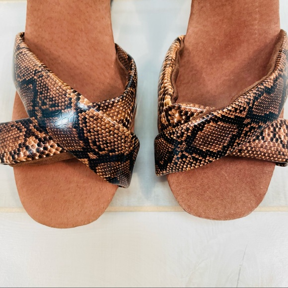 Dawgs NWOT Vegan Snakeskin Print Ankle Strap Wedge Sandals Sz 8 Brown - Picture 6 of 10